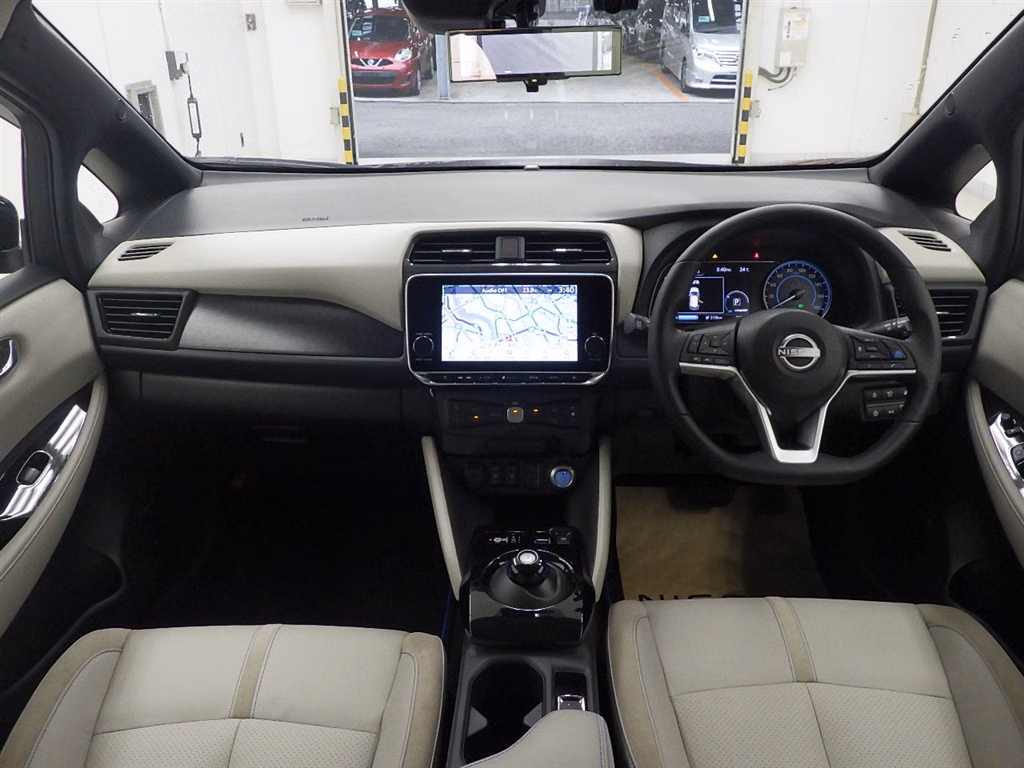 NISSAN LEAF