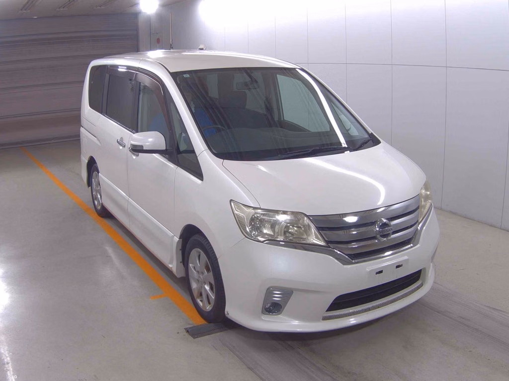 NISSAN SERENA