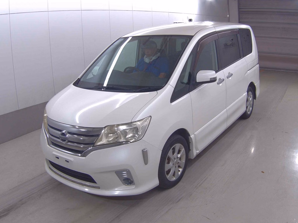 NISSAN SERENA