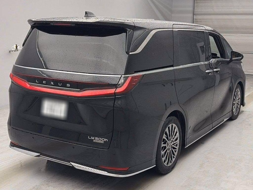 LEXUS LM500H