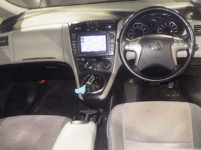 TOYOTA MARK X ZIO