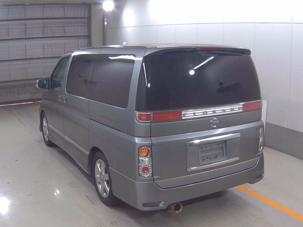 NISSAN ELGRAND