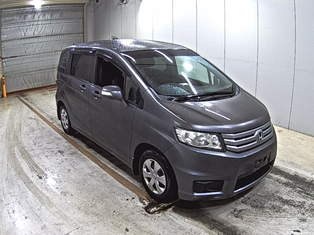 HONDA FREED SPIKE