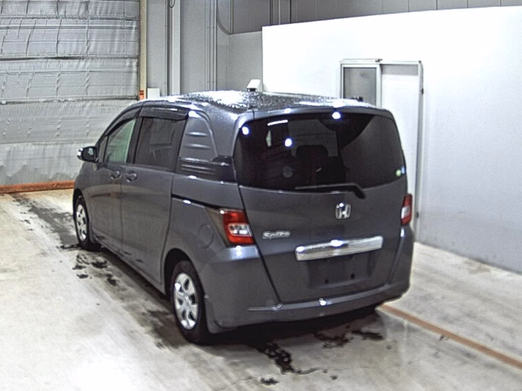 HONDA FREED SPIKE