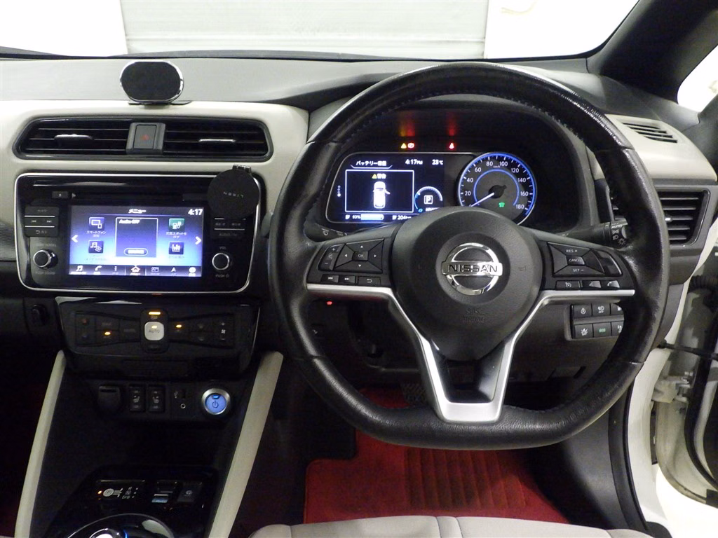 NISSAN LEAF