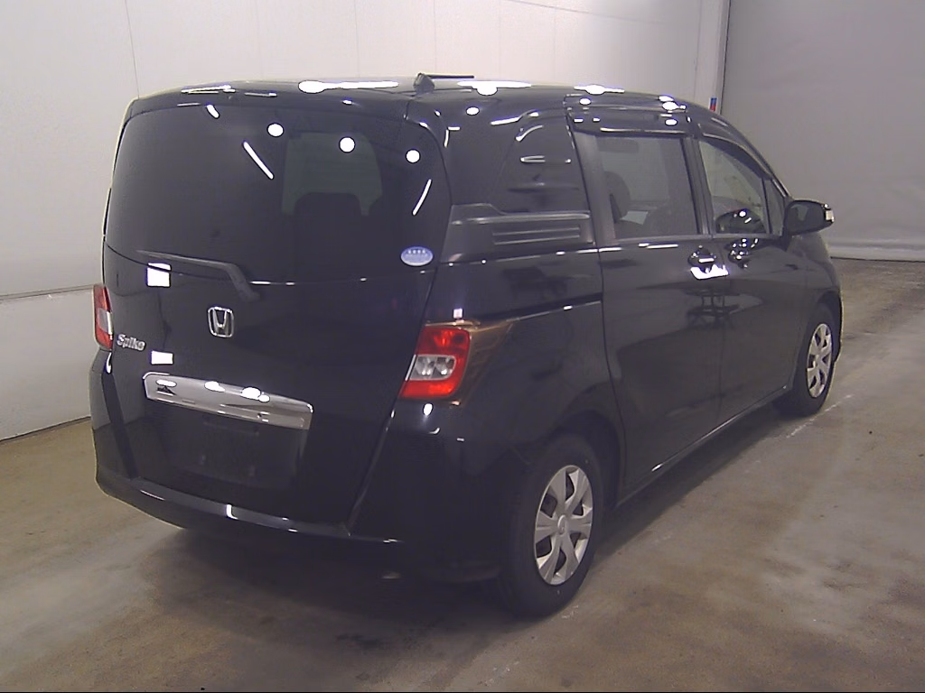 HONDA FREED SPIKE