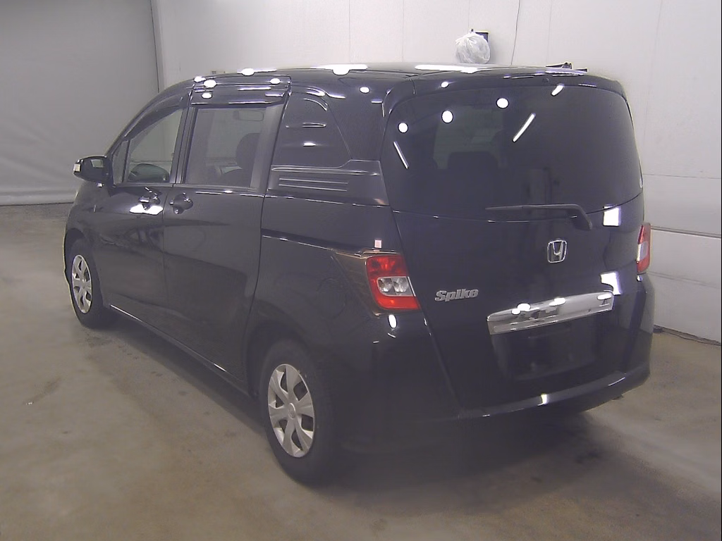 HONDA FREED SPIKE