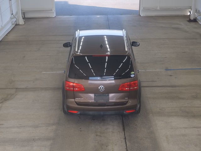 VOLKSWAGEN TOURAN