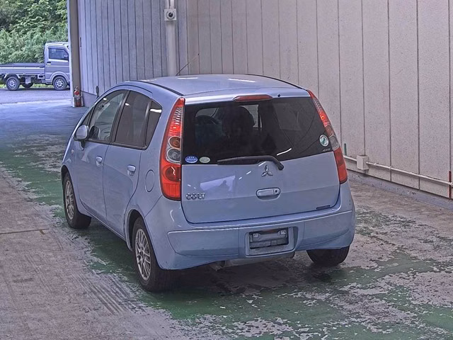 MITSUBISHI COLT