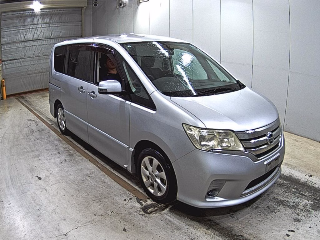 NISSAN SERENA