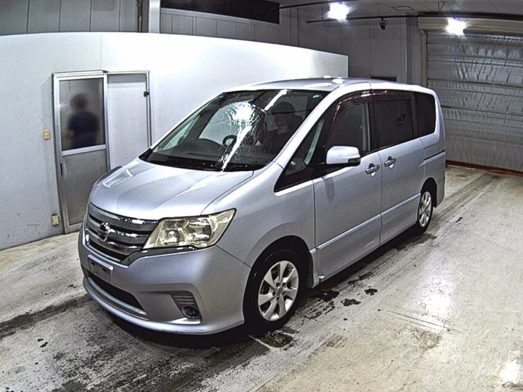NISSAN SERENA