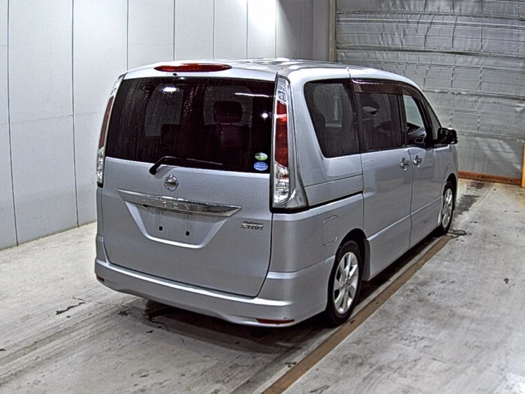 NISSAN SERENA
