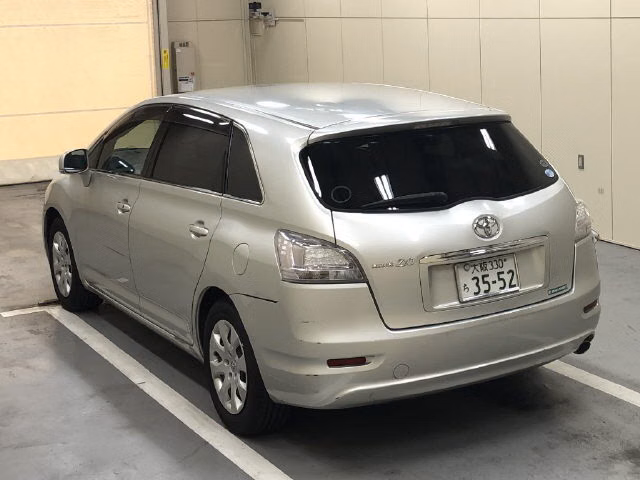 TOYOTA MARK X ZIO