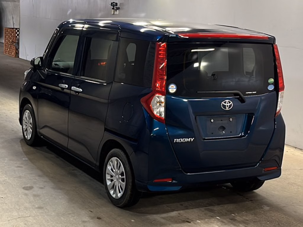 TOYOTA ROOMY