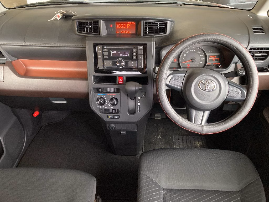TOYOTA ROOMY