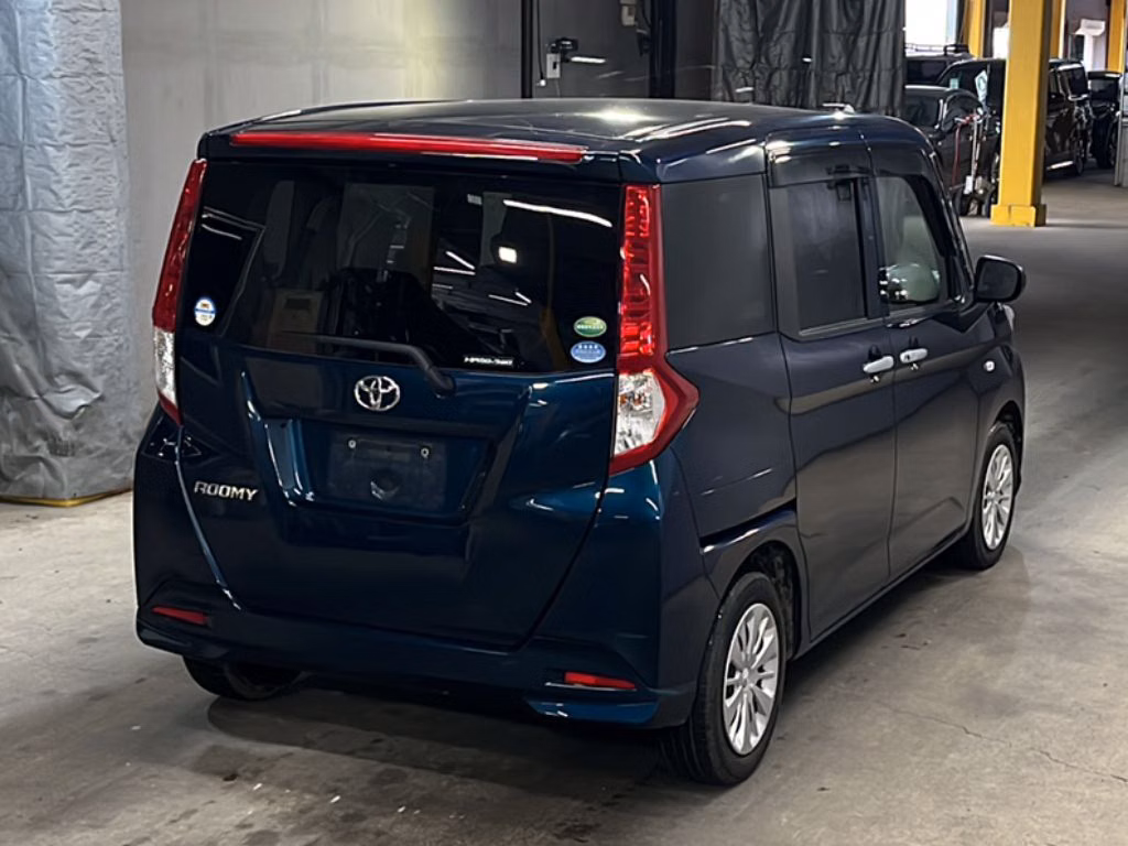 TOYOTA ROOMY