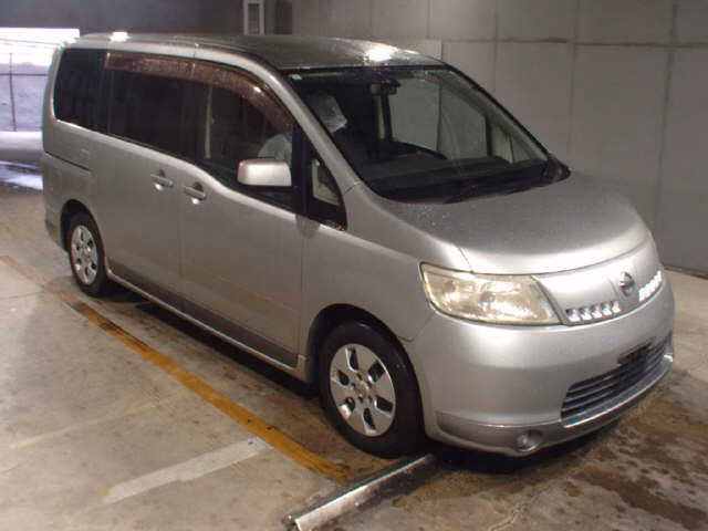 NISSAN SERENA