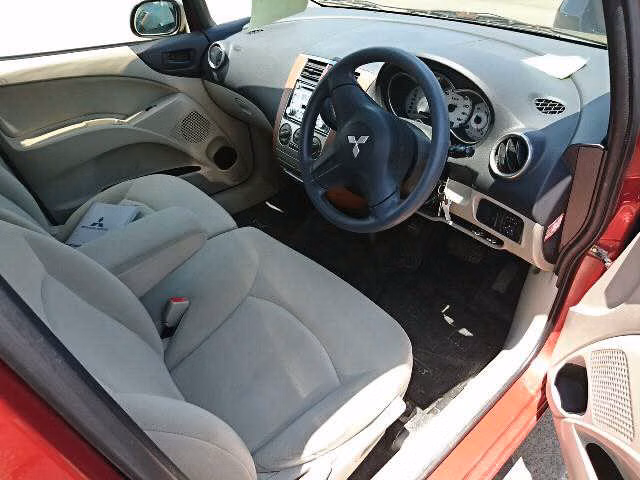 MITSUBISHI COLT