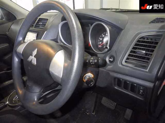 MITSUBISHI RVR