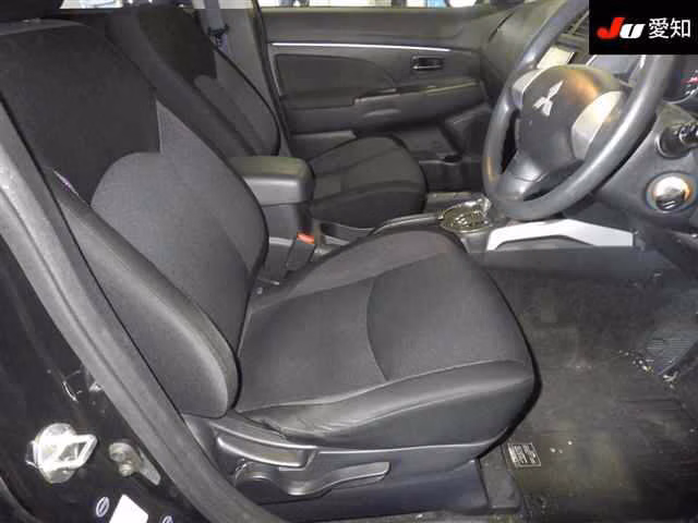 MITSUBISHI RVR