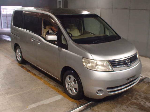 NISSAN SERENA