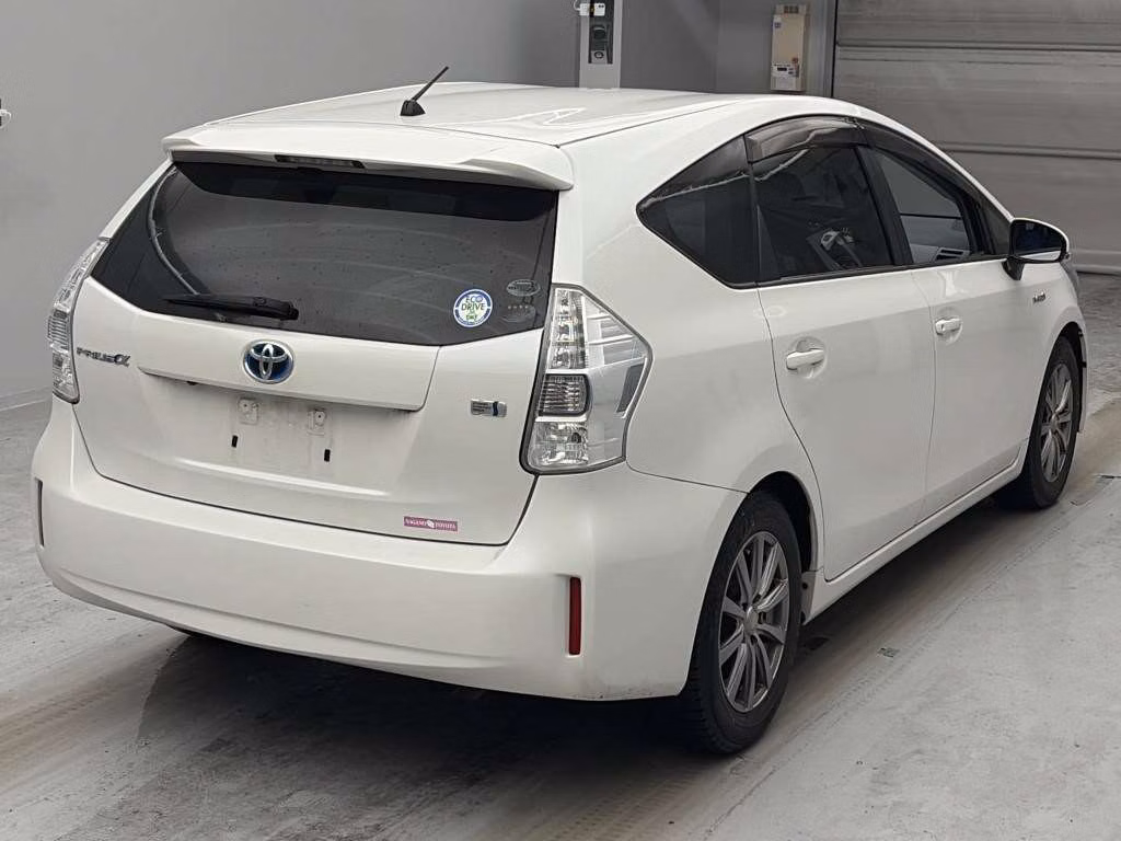 TOYOTA PRIUS ALPHA
