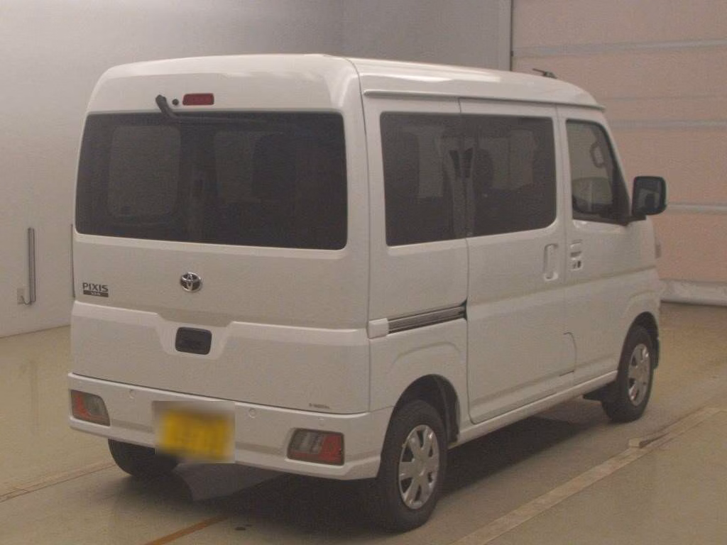 TOYOTA PIXIS VAN