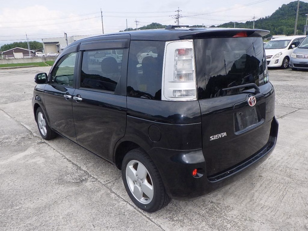 TOYOTA SIENTA