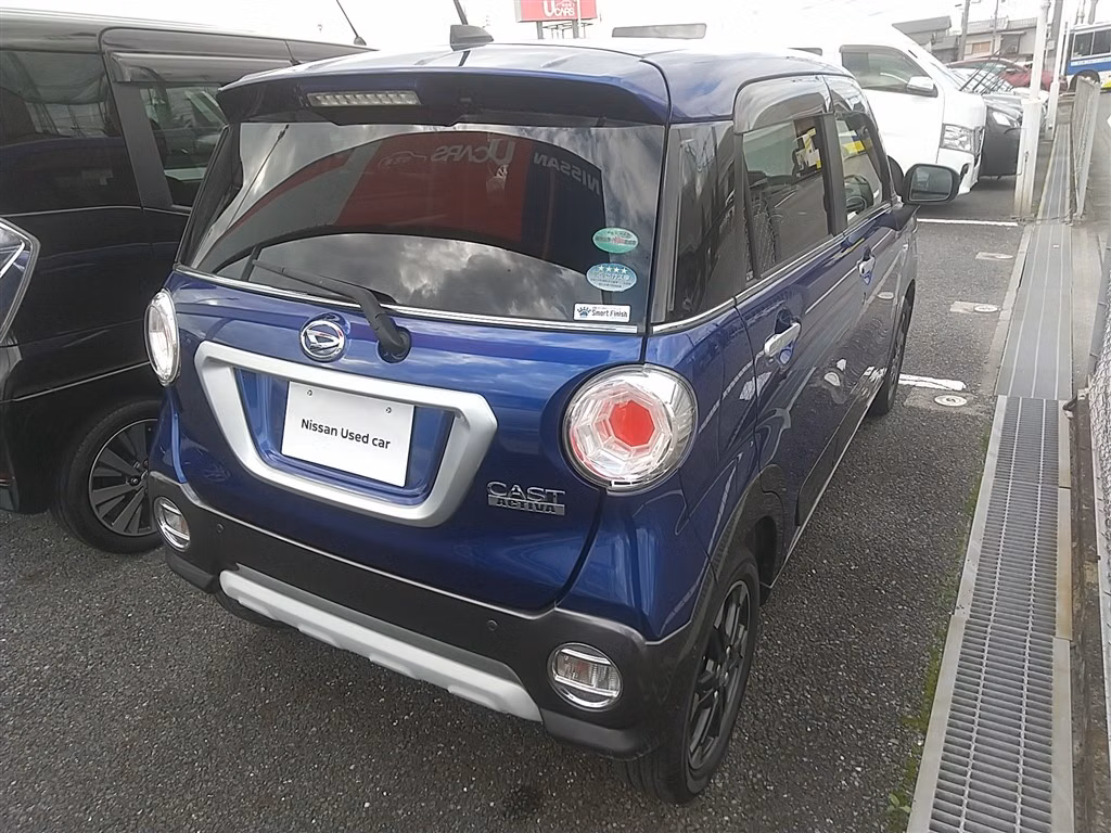 DAIHATSU CAST
