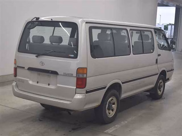TOYOTA HIACE