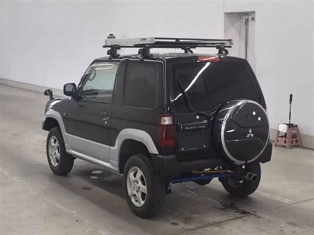 MITSUBISHI PAJERO MINI