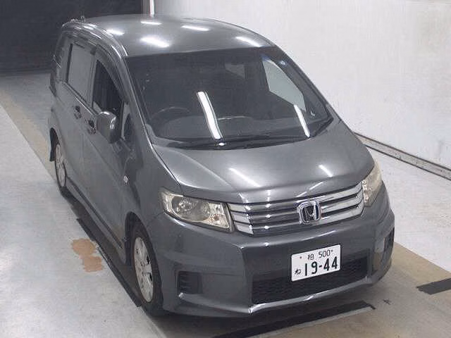 HONDA FREED SPIKE