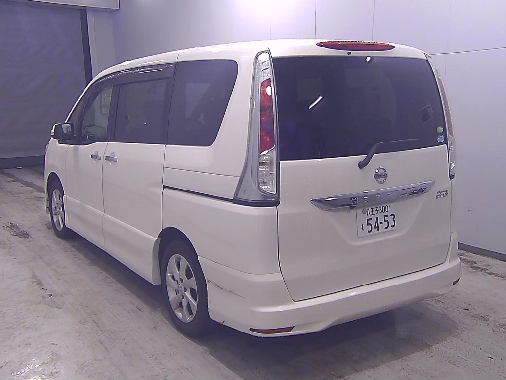 NISSAN SERENA