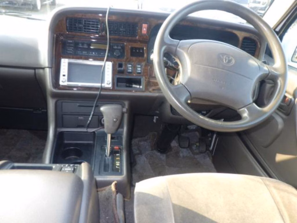 TOYOTA HIACE