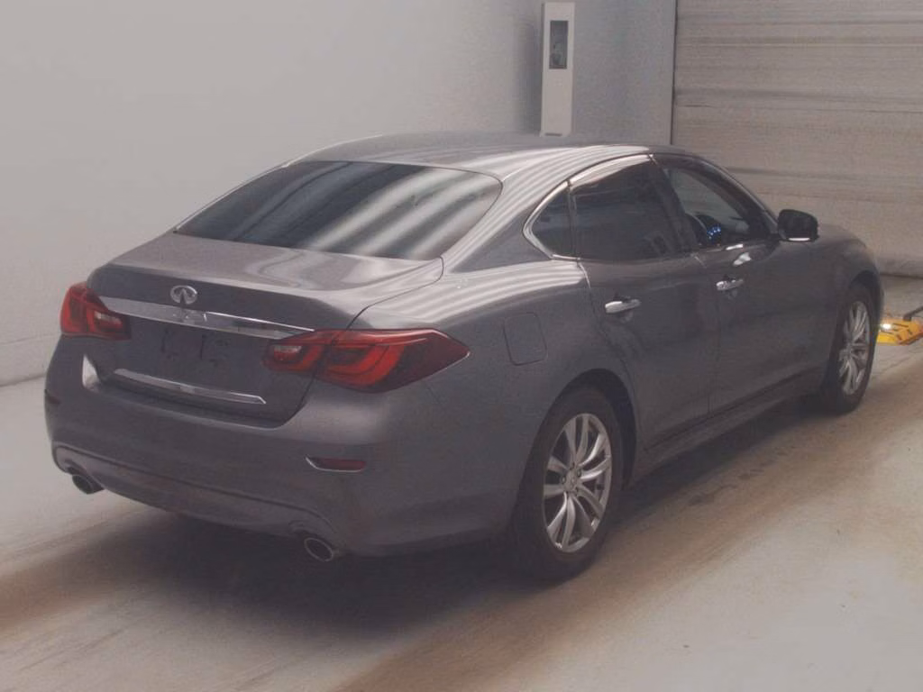 NISSAN FUGA