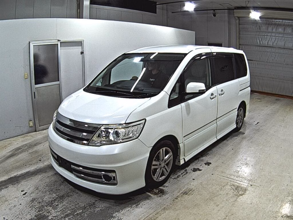 NISSAN SERENA