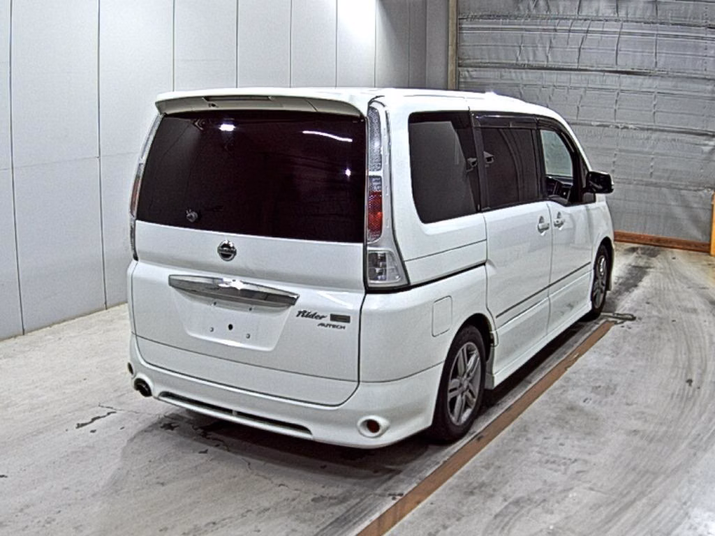 NISSAN SERENA