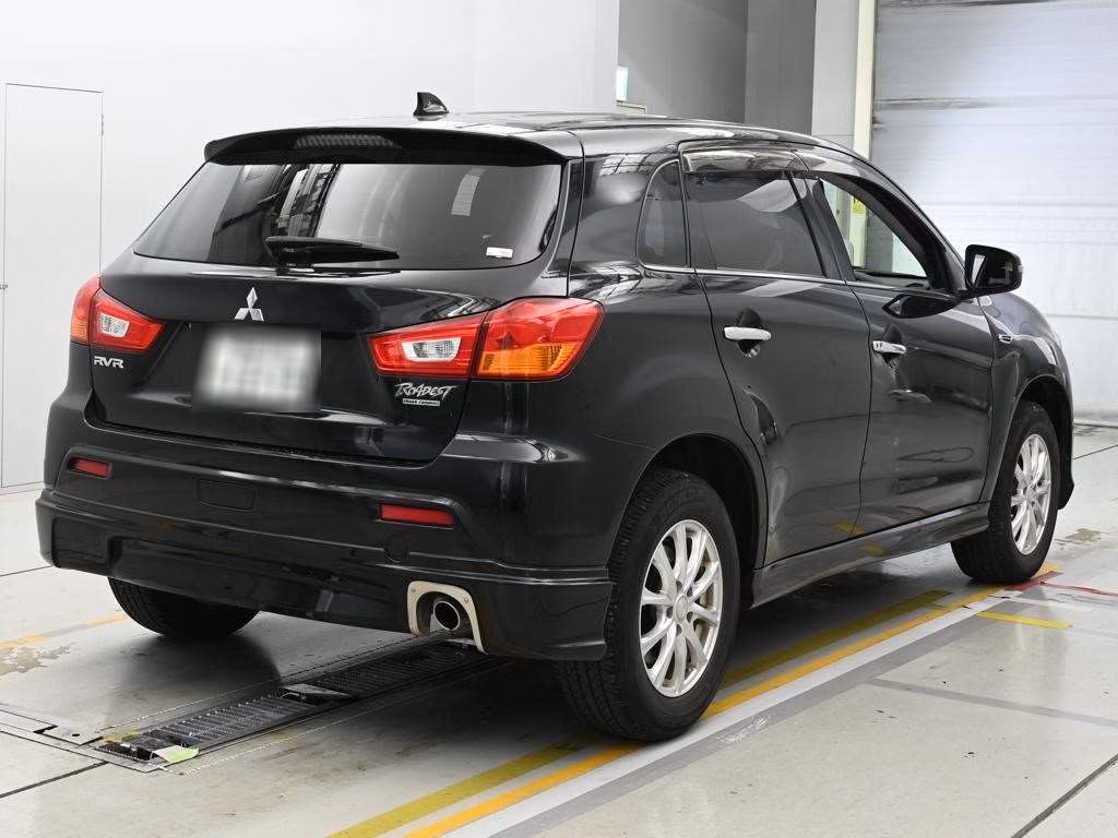 MITSUBISHI RVR