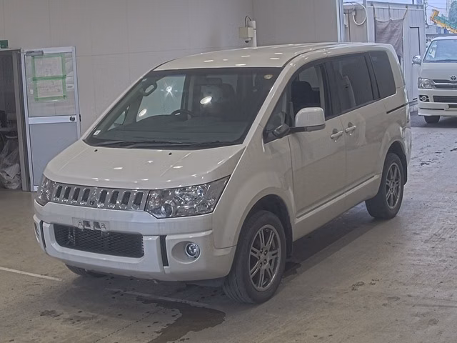 MITSUBISHI DELICA D:5