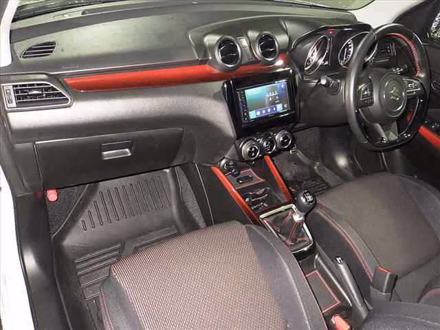 SUZUKI SWIFT