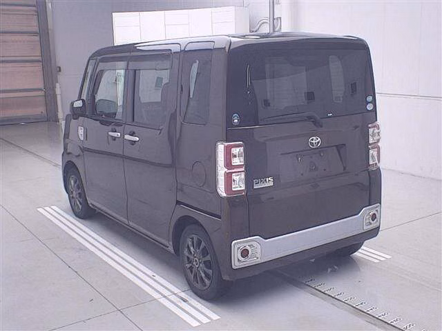 TOYOTA PIXIS MEGA