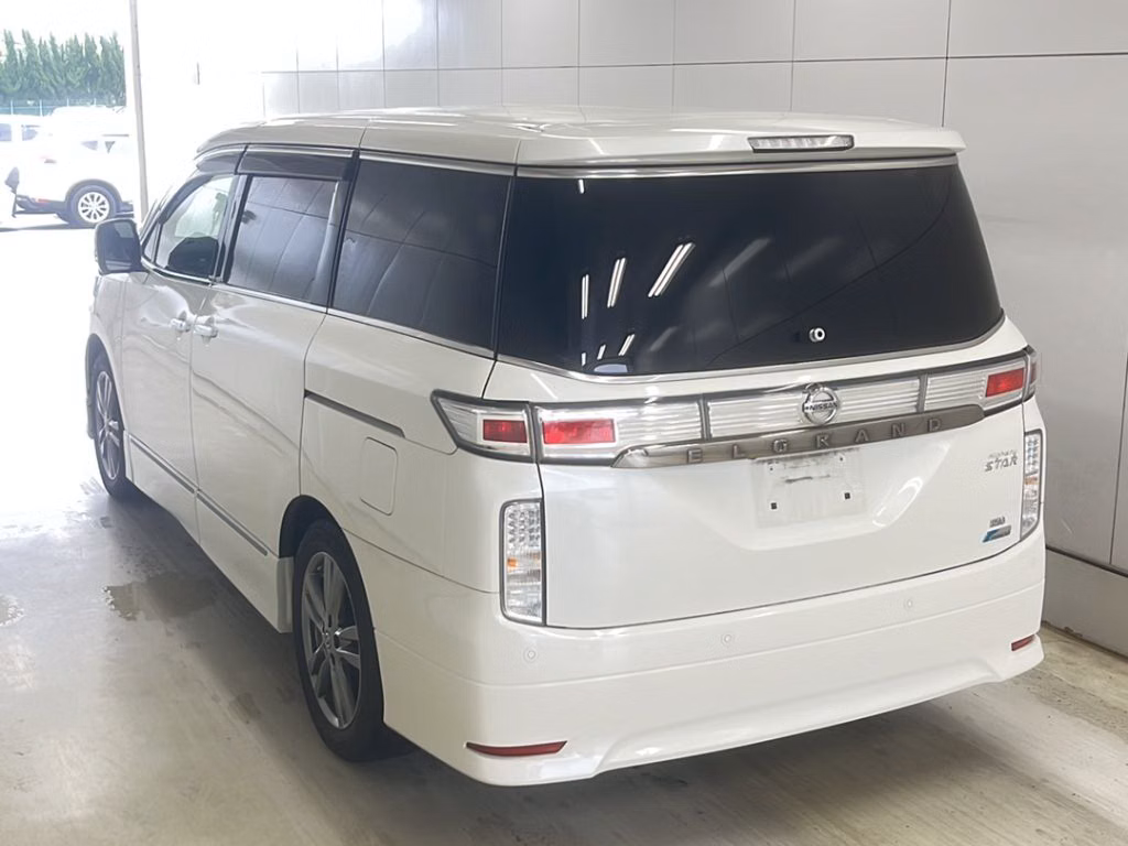 NISSAN ELGRAND