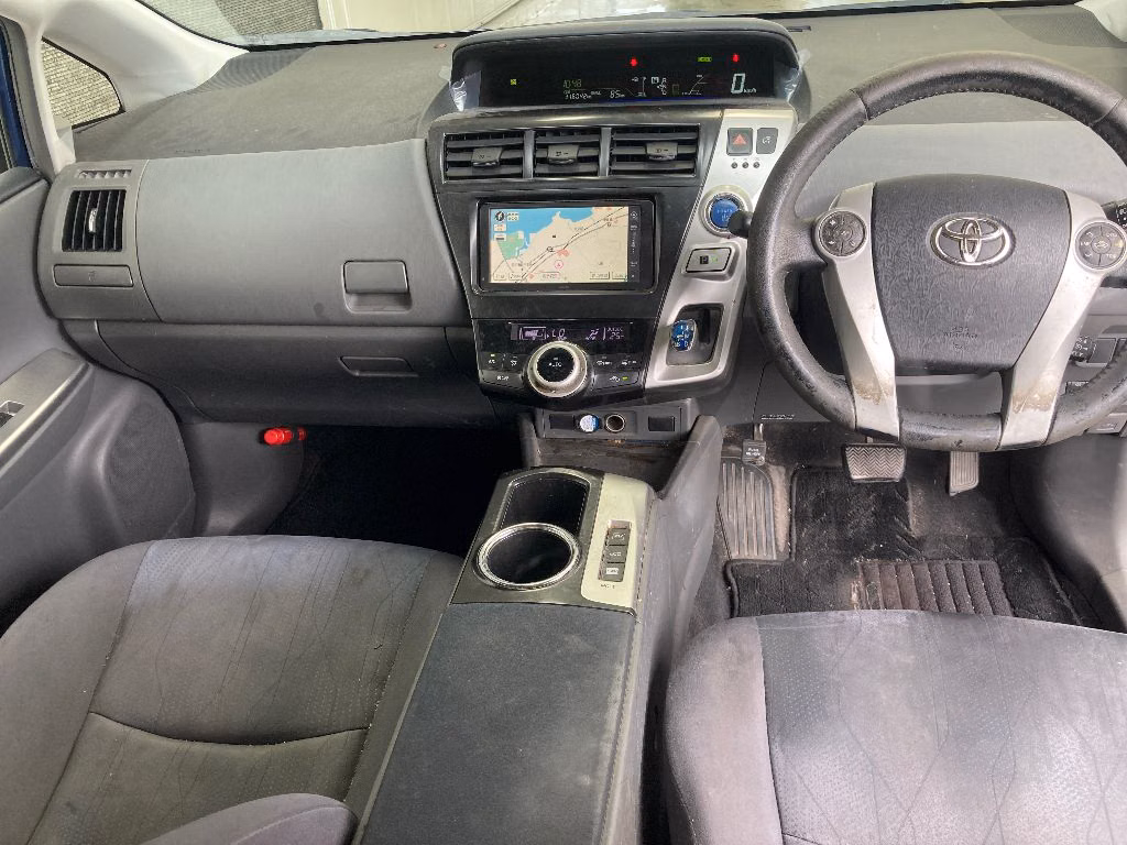 TOYOTA PRIUS ALPHA