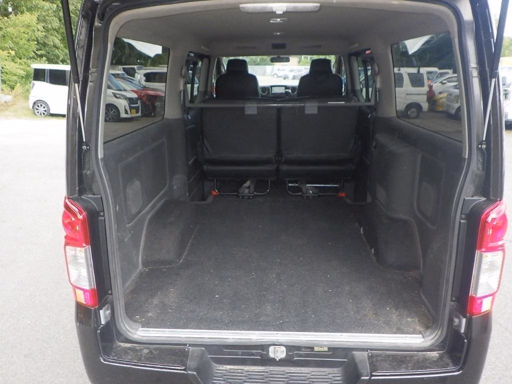 NISSAN NV350 CARAVAN