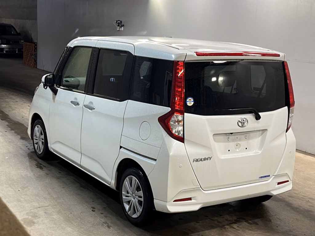 TOYOTA ROOMY