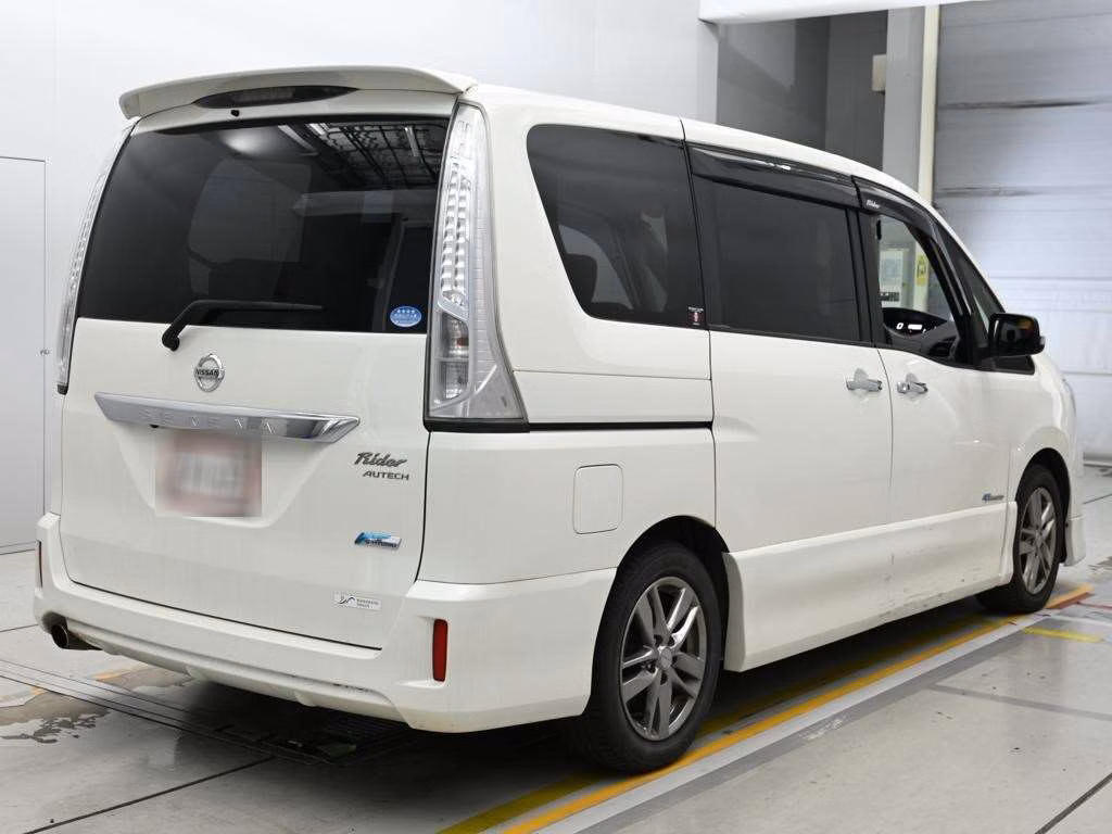 NISSAN SERENA