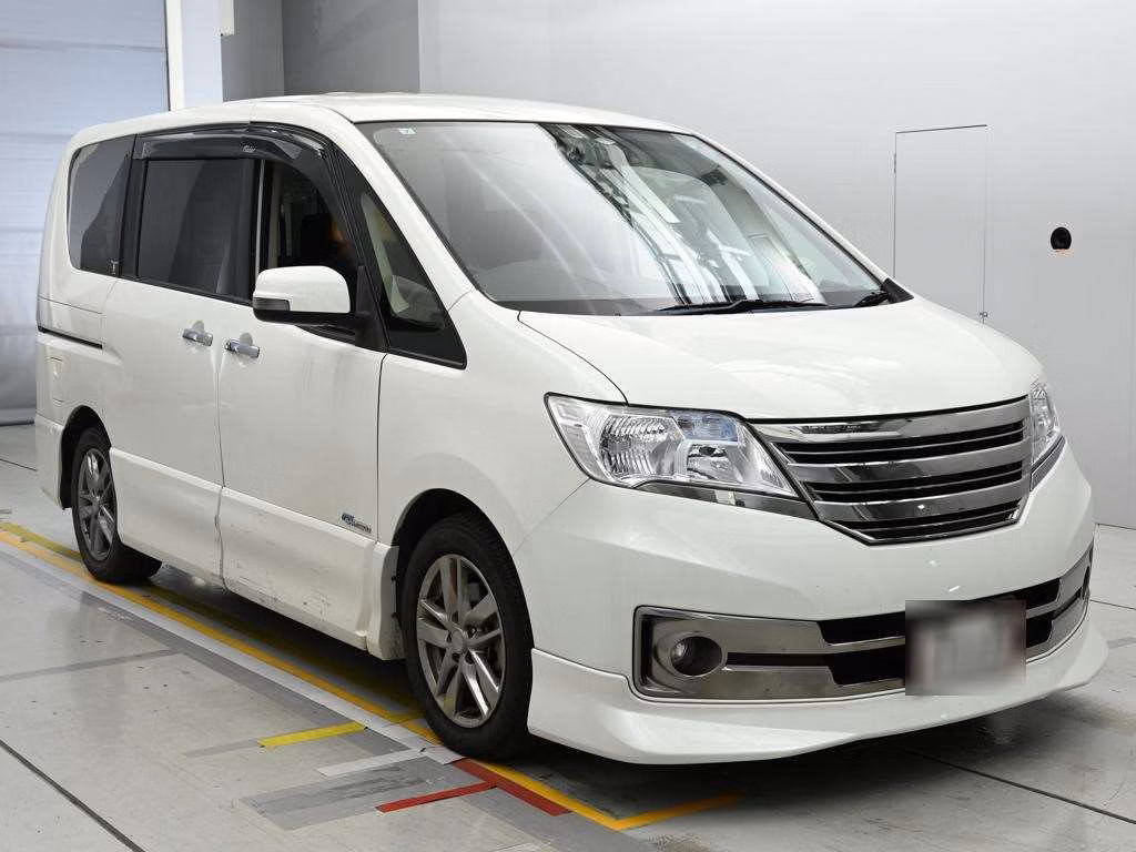 NISSAN SERENA