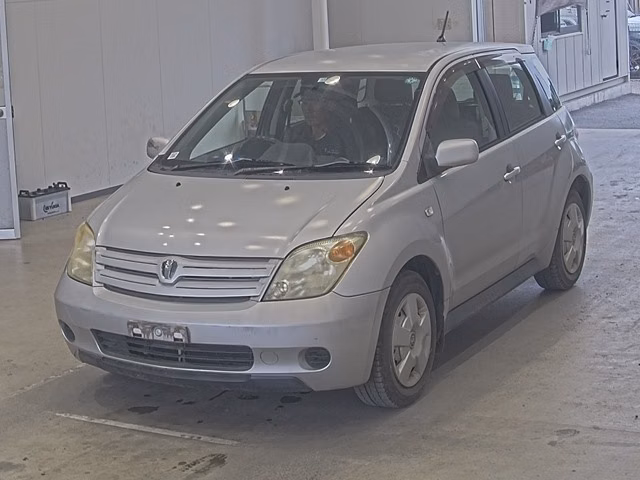TOYOTA IST