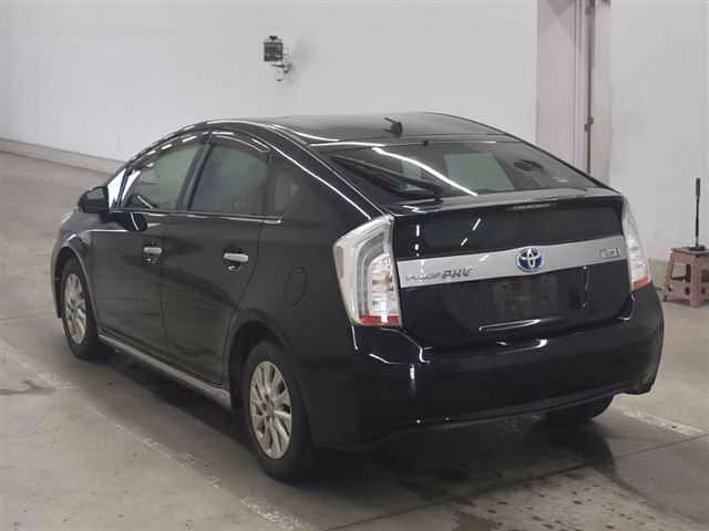 TOYOTA PRIUS PHV