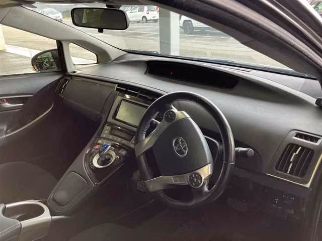 TOYOTA PRIUS PHV